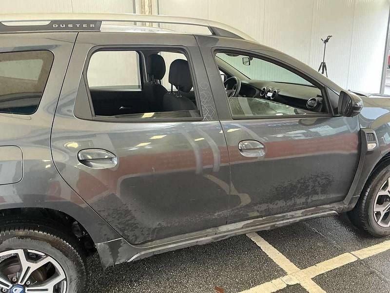 Usado Dacia Duster 101 HP (74 kW) 2020 Cinza SUV