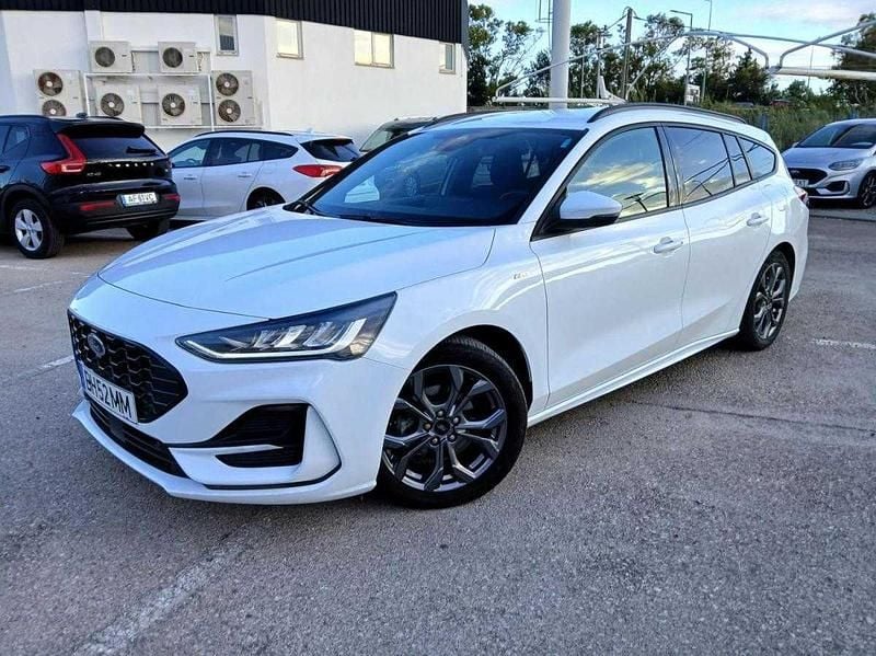 Branco Usado 2024 Ford Focus Carrinha | € 25.950 (Preço justo) - Imagem 1/4