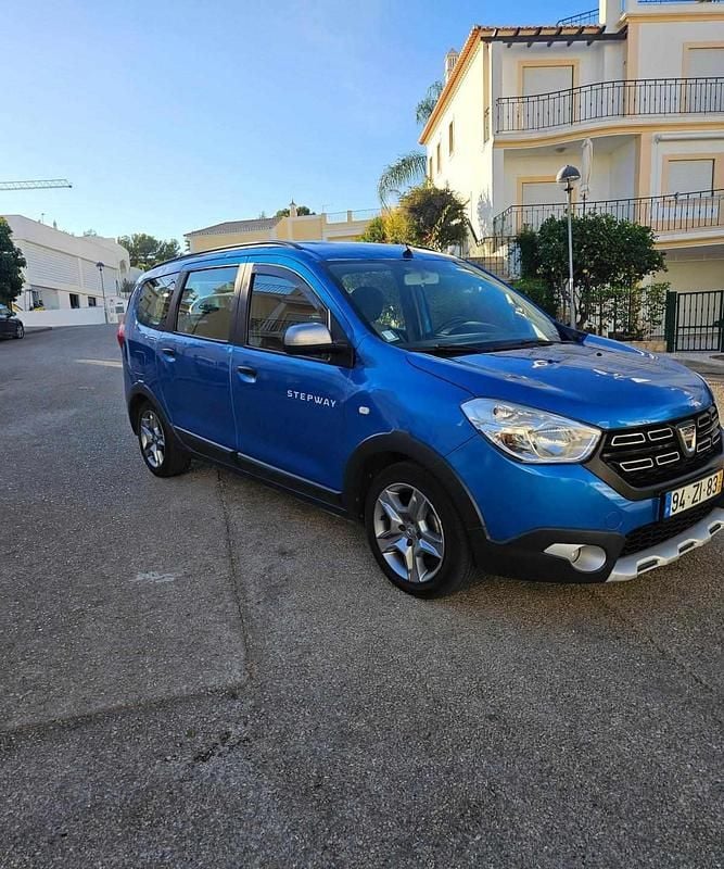 Azul Usado 2019 Dacia Lodgy Monovolume | € 6.500 (Bom preço) - Imagem 1/4