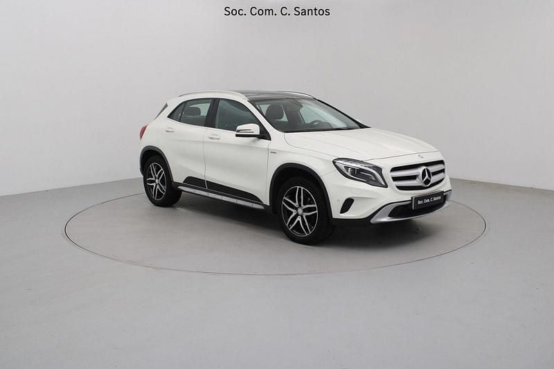 Usado Mercedes GLA180 Urban 116 HP (85 kW) 2016 Branco SUV