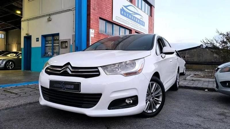Branco Usado 2013 Citroën C4 Citadino | € 8.250 (Preço justo) - Imagem 1/4
