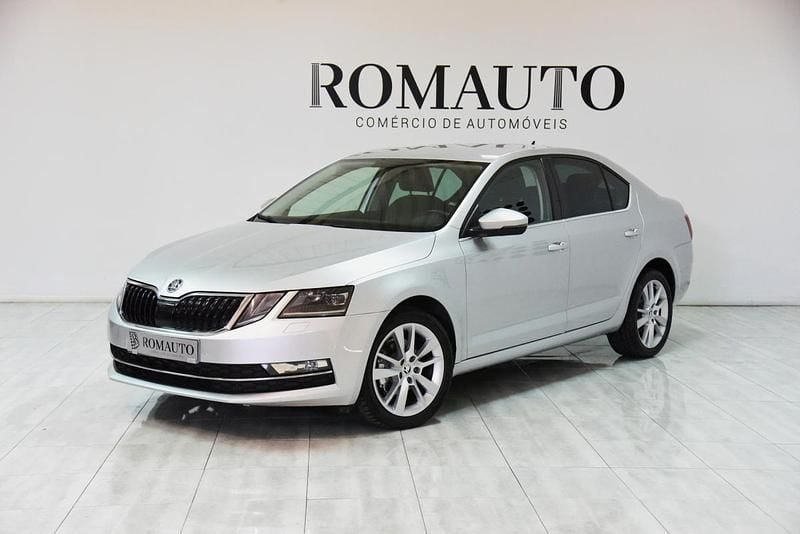 Cinza Usado 2018 Skoda Octavia Style | € 13.800 (Preço justo) - Imagem 1/4