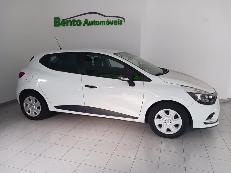Usado Renault Clio IV Zen 75 HP (55 kW) 2019 Branco