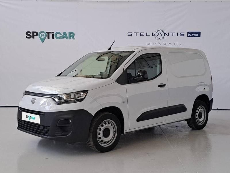 Branco Usado 2023 Fiat Doblò Monovolume | € 16.750 (Bom preço) - Imagem 1/4