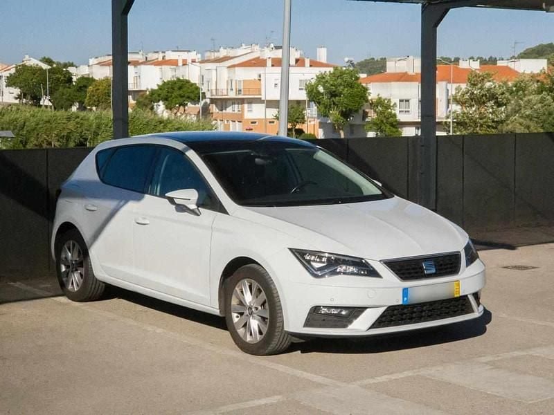 Branco Usado 2018 Seat Leon Citadino | € 15.450 (Preço justo) - Imagem 1/4