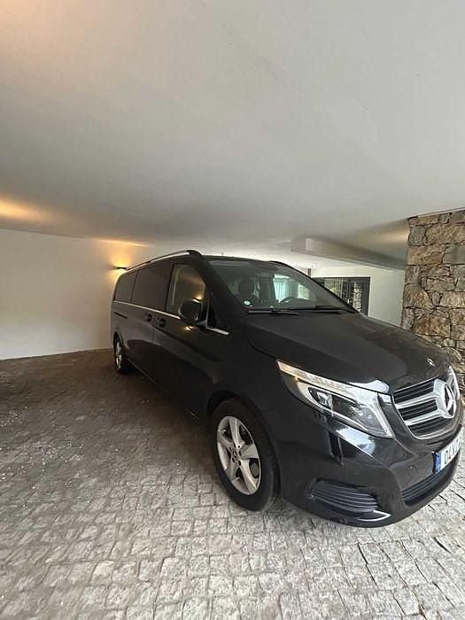 Usado 2019 Mercedes V250 Avantgarde Monovolume | € 38.000 - Imagem 1/4