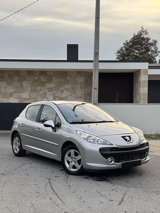 Usado 2008 Peugeot 207 Sedan | € 4.650 (Preço justo) - Imagem 1/4