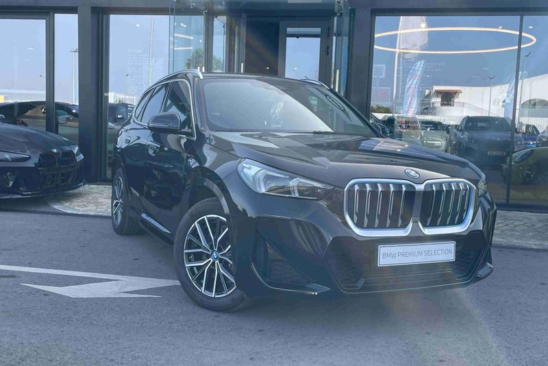 Preto Usado 2023 BMW iX1 Performance SUV | € 47.550 (Preço justo) - Imagem 1/4