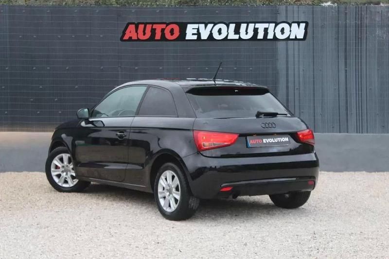 Usado Audi A1 Attraction 86 HP (63 kW) 2011 Preto Citadino