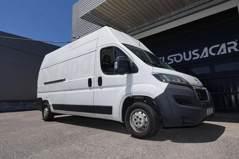 Branco Usado 2020 Peugeot Boxer Van | € 19.000 (Preço justo) - Imagem 1/4