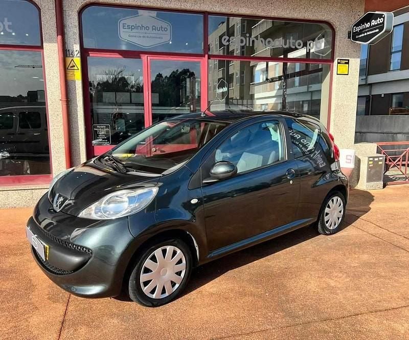 Usado Peugeot 107 68 HP (50 kW) 2007 Antracite Citadino