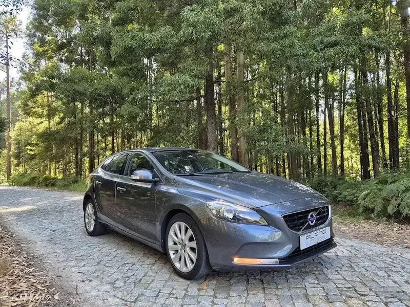 Cinza escuro Usado 2014 Volvo V40 Momentum Carrinha | € 11.500 (Bom preço) - Imagem 1/4