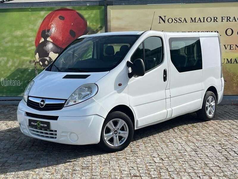 Branco Usado 2013 Opel Vivaro Monovolume | € 14.500 (Caro) - Imagem 1/3