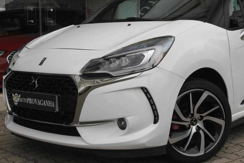 Usado DS Automobiles DS3 Sport Chic 120 HP (88 kW) 2017 Branco Citadino