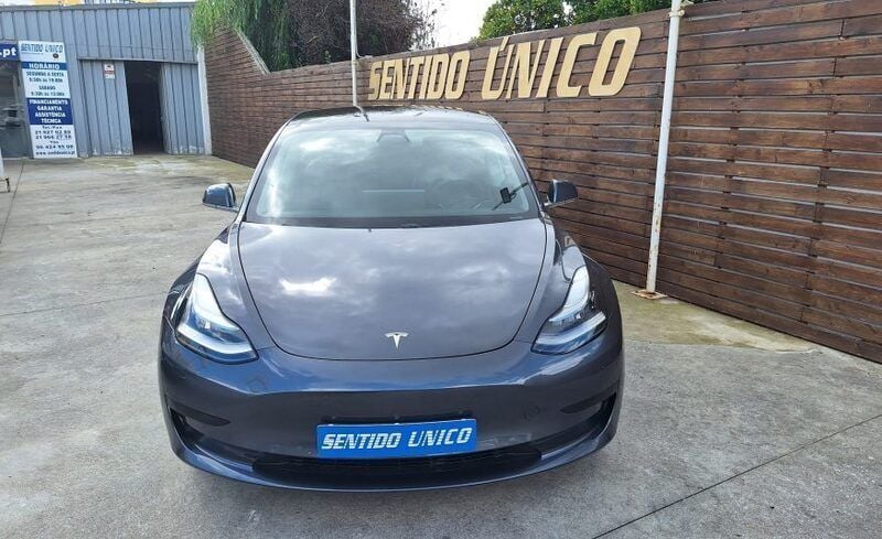 Cinzento Usado 2019 Tesla Model 3 Standard Range Plus Sedan | € 27.980 (Caro) - Imagem 1/4