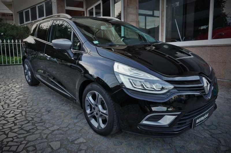Usado Renault Clio GrandTour 90 HP (66 kW) 2016 Preto Carrinha
