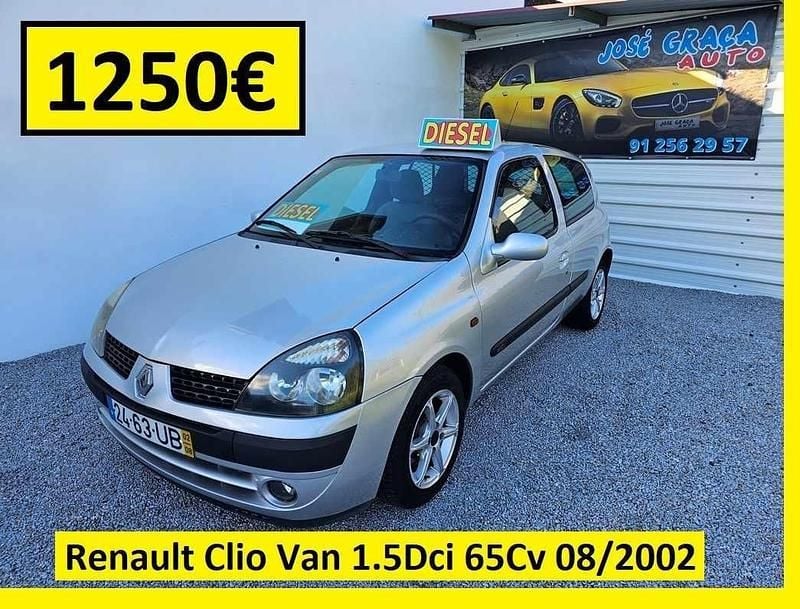 Cinzento Usado 2002 Renault Clio II | € 1.250 (Bom preço) - Imagem 1/4