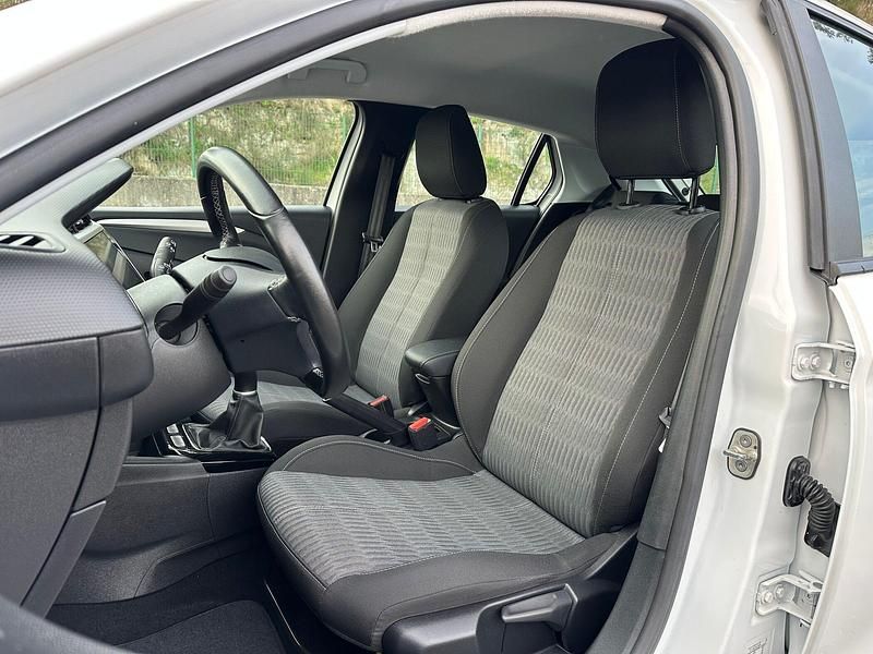 Usado Opel Corsa Business Edition 75 HP (55 kW) 2022 Branco Citadino