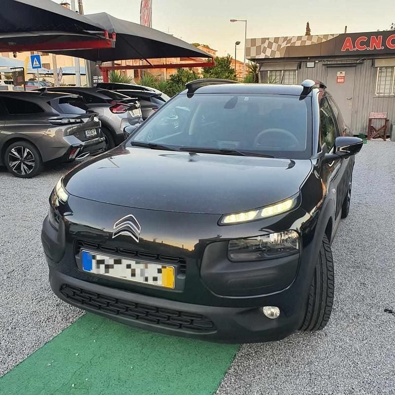 Preto Usado 2017 Citroën C4 Cactus Citadino | € 13.500 (Caro) - Imagem 1/4