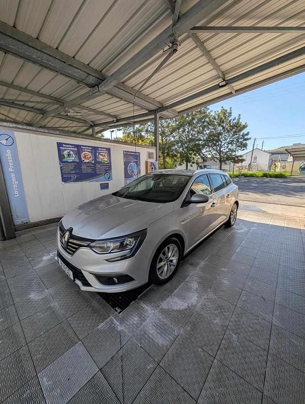 Usado Renault Mégane GrandTour 110 HP (80 kW) 2017 Cinzento Carrinha