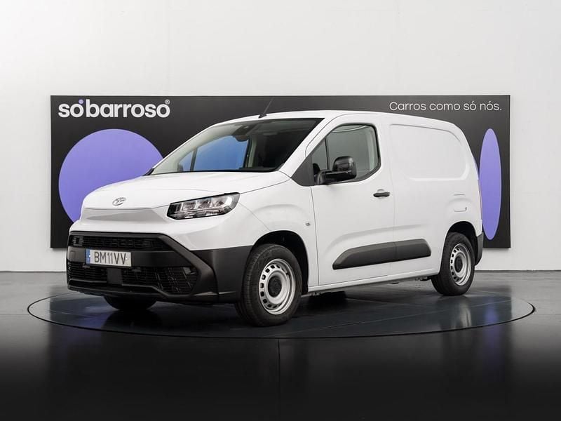 Usado Toyota Proace 102 HP (75 kW) 2024 Branco Monovolume