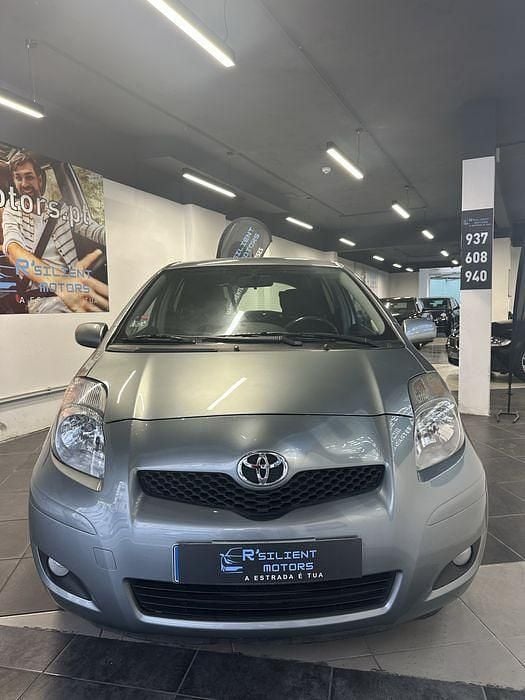 Usado Toyota Yaris 90 HP (66 kW) 2010 Citadino