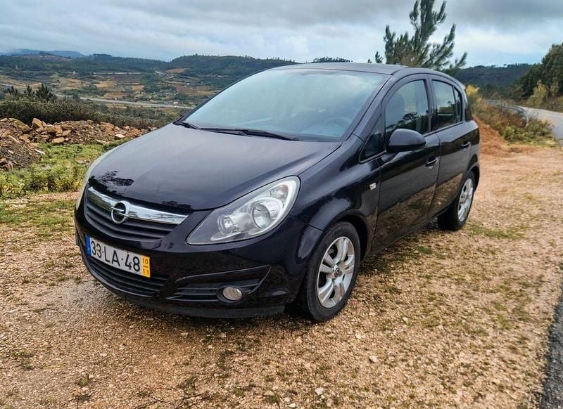 Usado 2010 Opel Corsa Sedan | € 4.500 (Preço justo) - Imagem 1/4