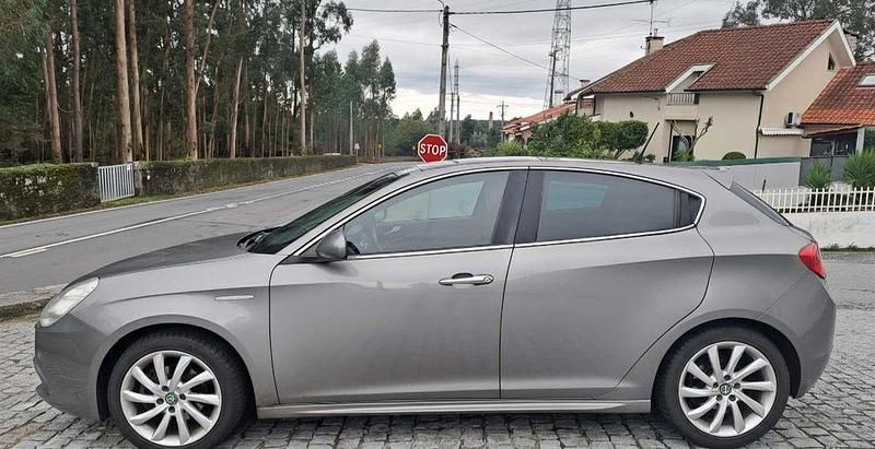 Usado Alfa Romeo Giulietta 105 HP (77 kW) 2011 Sedan