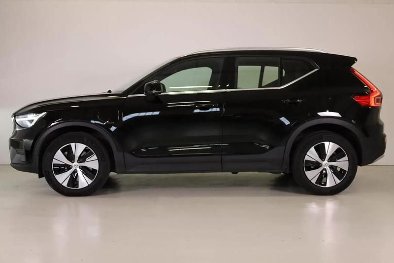 Usado Volvo XC40 Momentum 262 HP (192 kW) 2022 Preto SUV