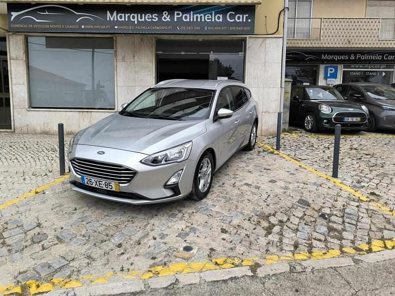 Usado Ford Focus 120 HP (88 kW) 2019 Cinzento Carrinha