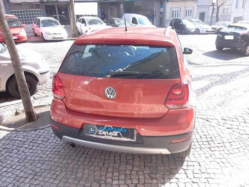 Usado VW Polo Trendline 90 HP (66 kW) 2010 Laranja Citadino