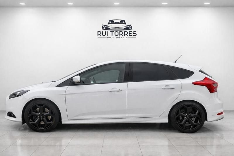 Usado Ford Focus ST 250 HP (183 kW) 2013 Branco Coupé