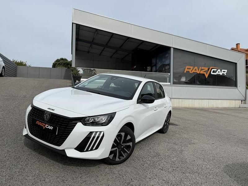 Branco Usado 2024 Peugeot 208 Active Citadino | € 18.600 (Preço elevado) - Imagem 1/4