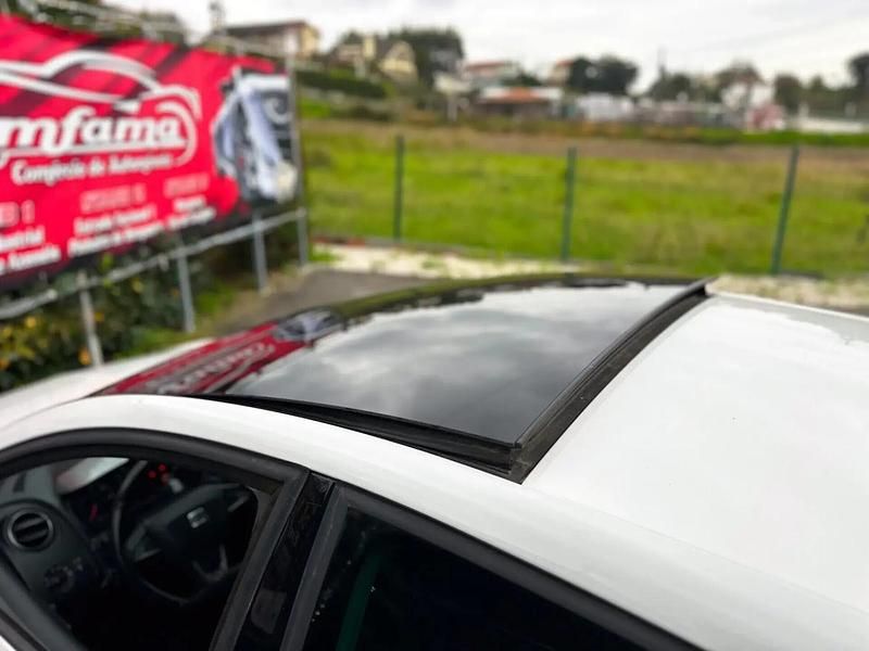 Usado Seat Ibiza FR 105 HP (77 kW) 2014 Branco