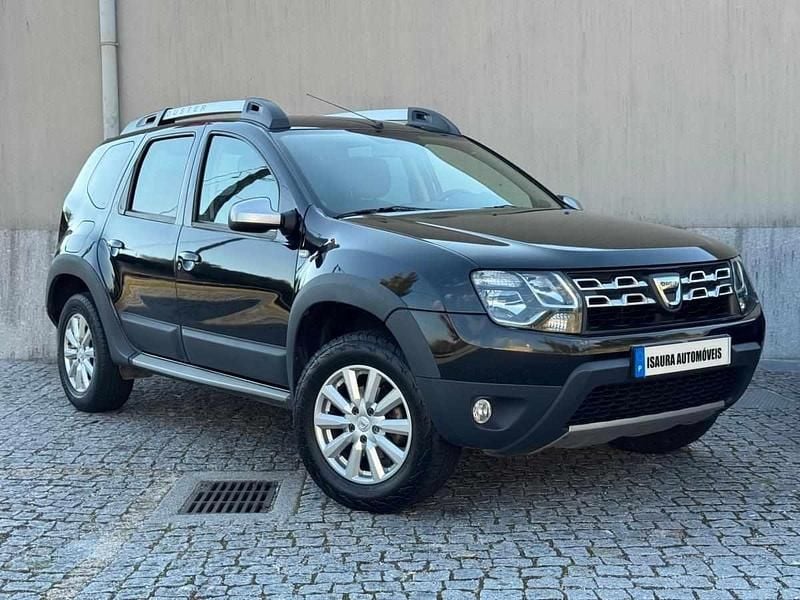 Usado Dacia Duster 109 HP (80 kW) 2015 Preto SUV