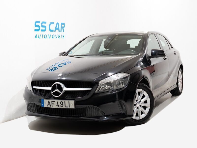Preto Usado 2016 Mercedes A180 Style Citadino | € 15.890 (Preço justo) - Imagem 1/4