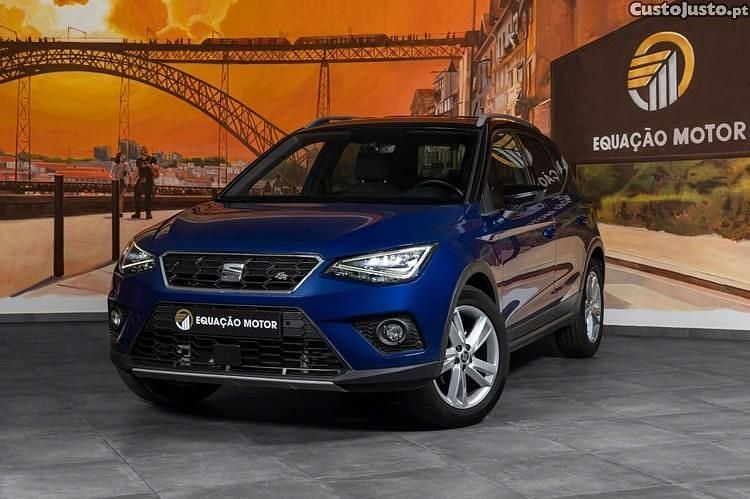 Azul Usado 2021 Seat Arona FR SUV | € 16.400 (Bom preço) - Imagem 1/1