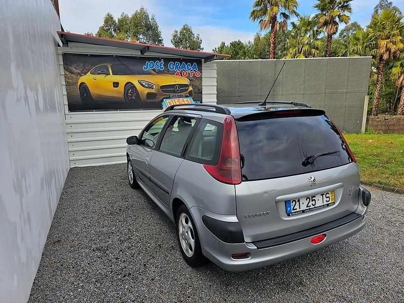 Usado Peugeot 206 68 HP (50 kW) 2002 Cinzento Carrinha
