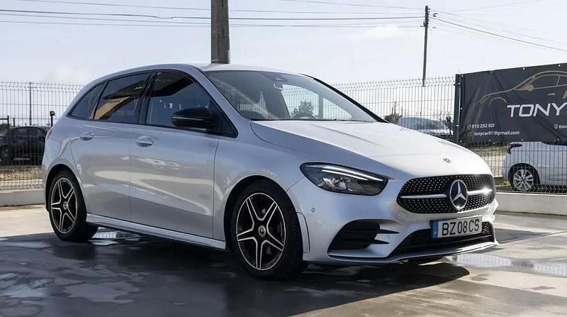 Usado Mercedes B200 AMG line 150 HP (110 kW) 2022 Cinza antracite Monovolume