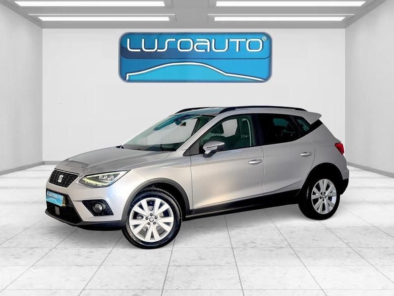 Cinza Usado 2019 Seat Arona Style SUV | € 17.900 (Preço justo) - Imagem 1/4