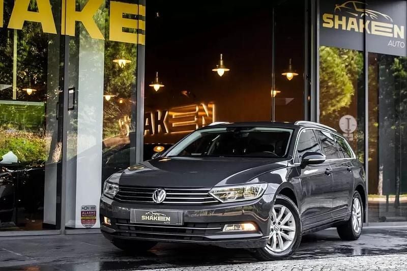 Cinza antracite Usado 2018 VW Passat Comfortline Carrinha | € 10.900 (Preço justo) - Imagem 1/4