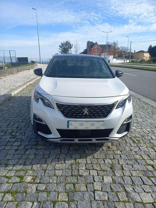 Usado Peugeot 3008 Allure 120 HP (88 kW) 2018 Sedan