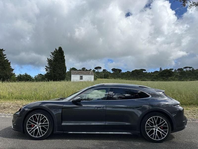 Usado 2021 Porsche Taycan 4S Cross Turismo Sedan | € 57.500 - Imagem 1/4