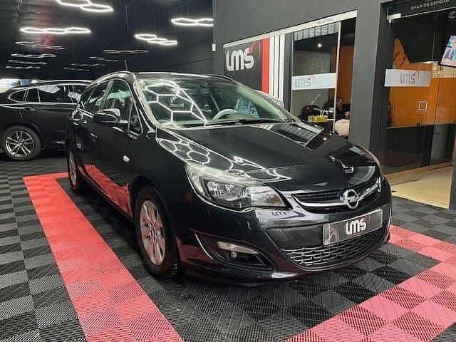 Preto Usado 2015 Opel Astra Sport Carrinha | € 7.750 (Preço justo) - Imagem 1/4