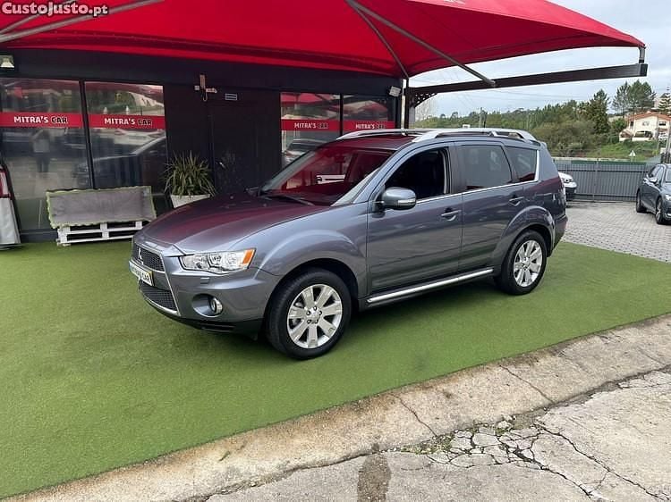 Cinza Usado 2011 Mitsubishi Outlander SUV | € 11.950 - Imagem 1/1
