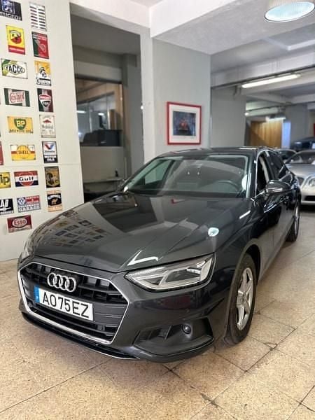Cinza Usado 2022 Audi A4 Advanced Sedan | € 31.500 (Preço justo) - Imagem 1/4