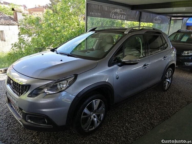 Cinza Usado 2018 Peugeot 2008 Crossway SUV | € 14.250 (Caro) - Imagem 1/1