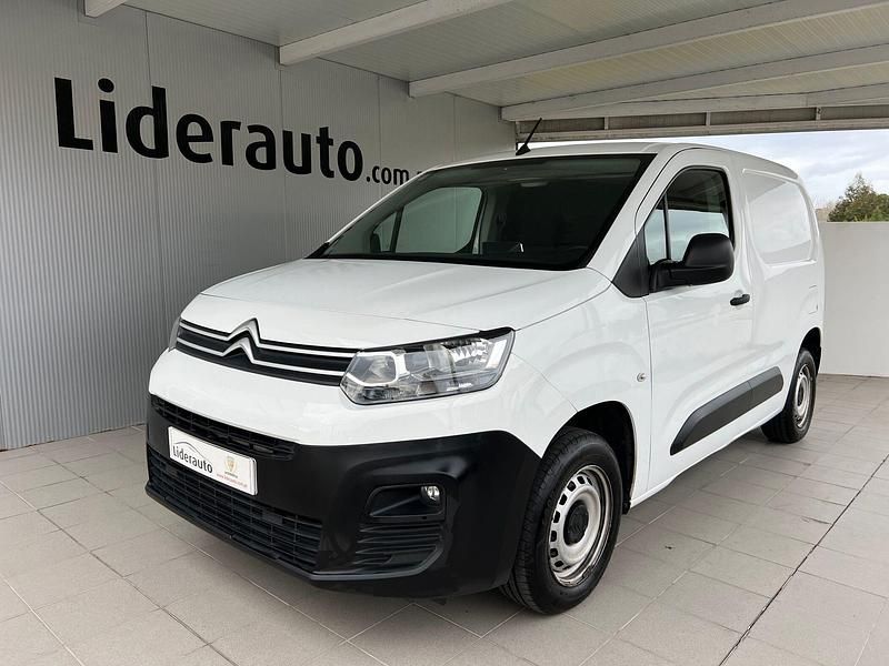 Branco Usado 2023 Citroën Berlingo Feel Monovolume | € 15.450 (Bom preço) - Imagem 1/4