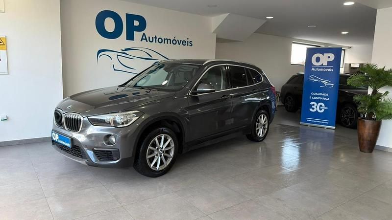 Cinza Usado 2018 BMW X1 Advantage SUV | € 21.450 (Preço justo) - Imagem 1/4