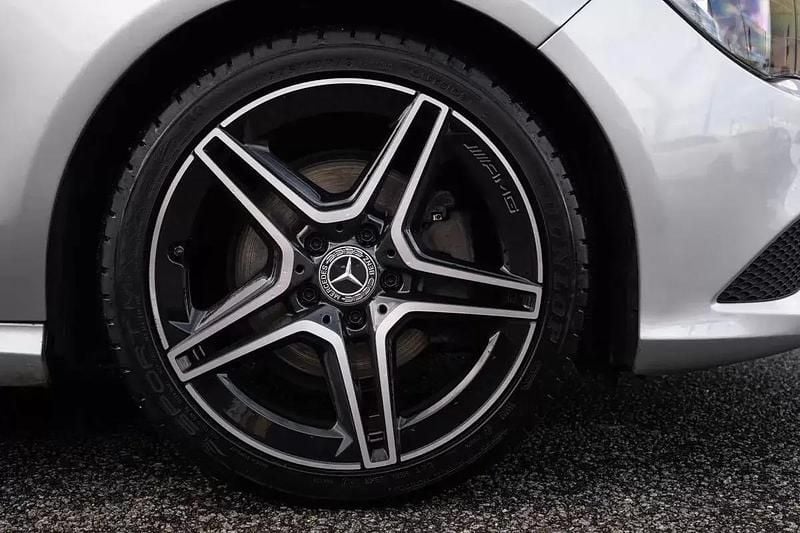 Usado Mercedes CLA180 Shooting Brake 109 HP (80 kW) 2015 Cinza Carrinha